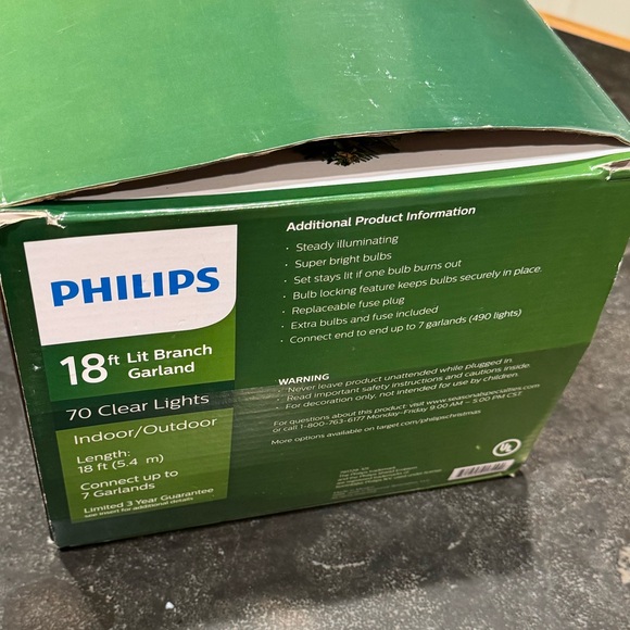 Philips 18ft Prelit Artificial Pine Garland (Clear Lights) - Picture 6 of 7